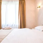 Отель Oasis Karpat 3*