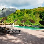 Отель Oasis Karpat