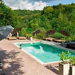 Oasis Karpat Отель Поляна