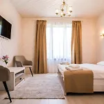 Oasis Karpat Отель