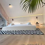 Отель Oasis Karpat