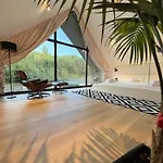 Отель Oasis Karpat