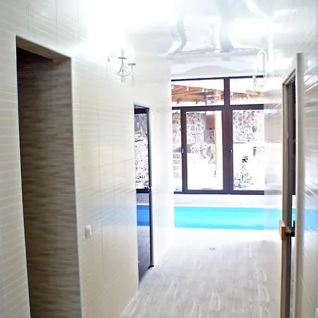 Отель Oasis Karpat 3*